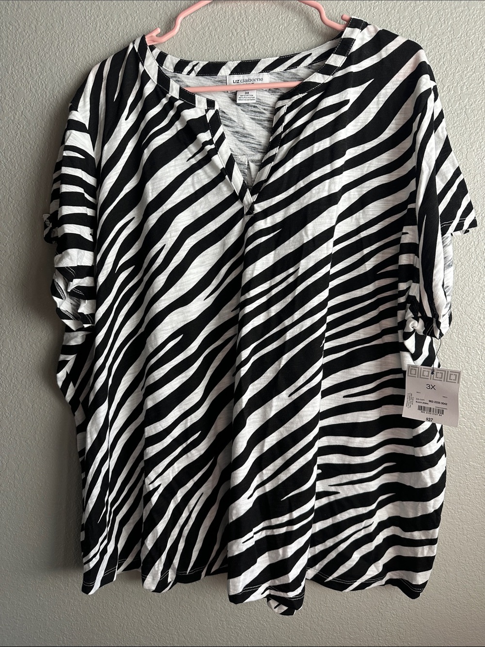 *NEW* Liz Claiborne Black and White Zebra Stripe Short Sleeve Tee